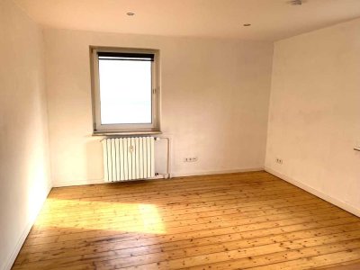 �✨ 2,5-Zimmer Altbauwohnung mit Holzdielen � und Garten �