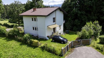 Ländliche Ruhe trifft Gestaltungsfreiheit – Haus mit großem Garten bei Ferndorf