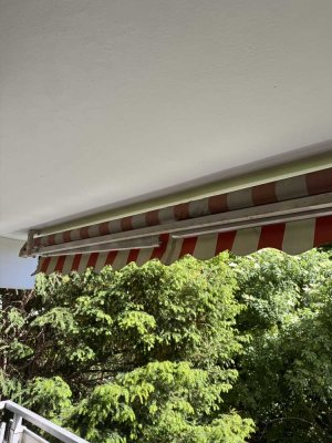 Barrierefreie 3 Zi. Whg. mit zwei Balkonen., Aufzug u. eigener Garage in ruhiger Lage