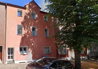 TOP Erdgeschosswohnung 107 m² mit großem Garten und drei vermieteten Wohnungen