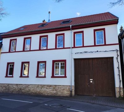 *Von Privat* Ein- Zweifamilienhaus mit Nebengebäuden, ehemaliger Winzerhof