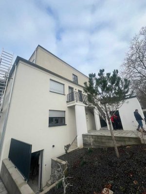 Moderne 3,5 Zimmer Maisonnete Wohnung mit Garten und Balkon
