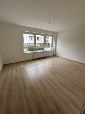 TOP: ren. 2,5-Raum-Erdgeschosswohnung mit Balkon und neuem Badezimmer auf ca. 54 m² zu vermieten