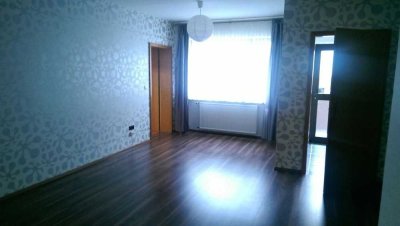 Ansprechende 2,5-Zimmer-Wohnung mit EBK in Edenkoben