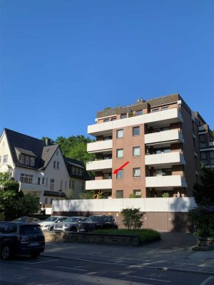 Schöne, gut geschnittene Eigentumswohnung mit großzügiger Loggia im Aachener Süden, Privatverkauf