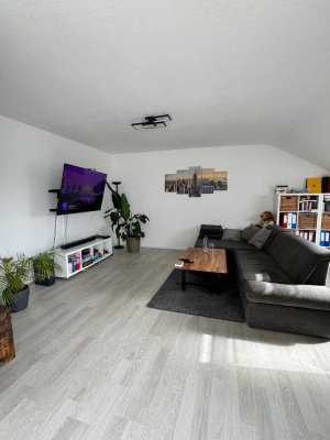 Helle 2-Zimmer Dachgeschosswohnung mit Balkon & Klimaanlage in Karlsruhe-Mühlburg