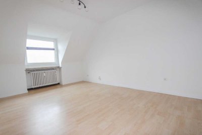 Charmante Dachgeschosswohnung in Zentraler Lage von Neuss