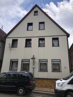 Ideal für Handwerker oder selbermacher. Renovierungsbedürftig, Geräumiges Generationenhaus in Aichta