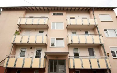 Provisionsfrei: Lichtdurchflutete Dachgeschosswohnung in Ruhiger Lage