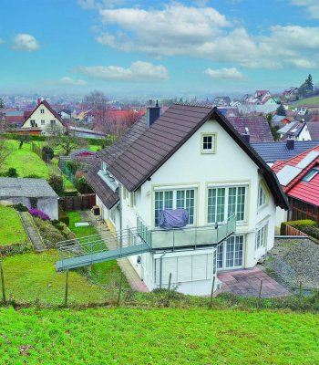 Großzügiges Zweifamilienhaus in Ebringen