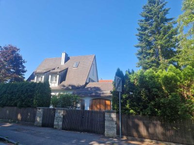 Ab 1.12. Mitbewohner*in gesucht: 2er WG in Haus mit Garten, möbliert inkl Reinigungsservice