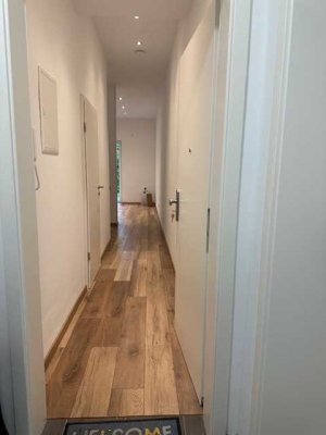 Hochwertige 1 Zimmer Wohnung mit Terrasse in Lohausen