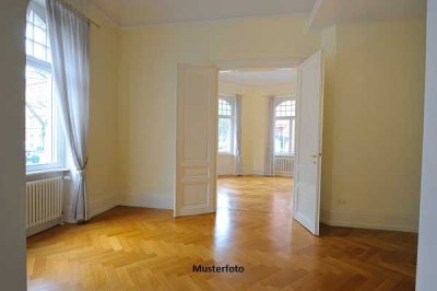 Charmante 2-Zimmer-Altbauwohnung mit Balkon