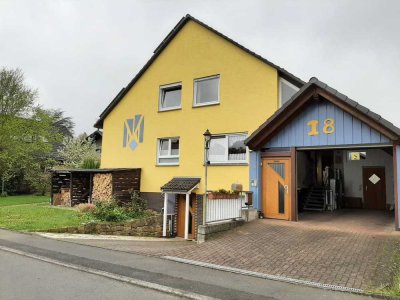 Simmershausen: Geräumiges Wohnhaus in toller Lage / Wohngruppen- + Rollstuhlfahrer geeignet!