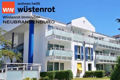 TOPLAGE UND FAST AM STRAND: VOLL AUSGESTATTETE WOHNUNG MIT EINBAUKÜCHE UND ÜBERDACHTER TERRASSE