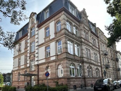 3-Zimmer-Wohnung mit prachtvoller Fassade inkl Stellplatz - ERSTBEZUG