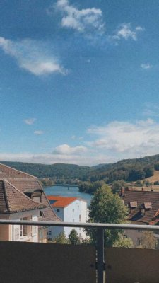 Freundliche 3-Zimmer-Dachgeschosswohnung mit geh. Innenausst. Balkon m. Rheinblick, in Laufenburg