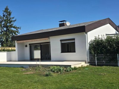 SOFORT BEZIEHBARER BUNGALOW MIT GROSSEM GARTEN FÜR GARTENLIEBHABER!
