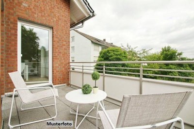 Attraktive Dachgeschosswohnung im Ortskern von Oberndorf