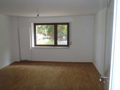 hochwertige 3,5 ZKB Wohnung im Westend mit Terrasse und Gäste WC