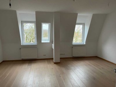 Großzügige Maisonette-Wohnung mit ausgebautem Spitzboden im 4. OG in Frankfurt-Bockenheim