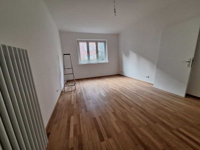 Eilbek, 2,5-Zi-EG-Whg, OHNE Garten, frisch renoviert
