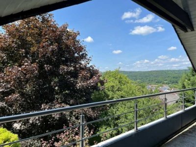 Schöne 2-Zimmer-Wohnung mit großem Balkon und toller Aussicht