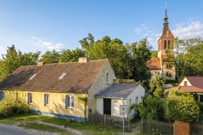 Sanierungsbedürftige Doppelhaushälfte mit großem Garten und Ausbaureserve in Uetz