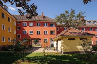 Zimmer ca. 13 m² innerhalb einer 2er-WG // DG, rechts