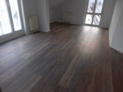 Gemütliche renovierte 2-Zimmer Single- DG-Wohnung