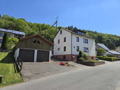 Viel Raum für Ideen – renovierungsbedürftiges Zweifamilienhaus mit Charme in Weilbach