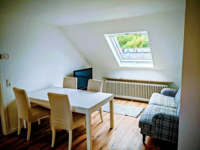 Frisch sanierte, möblierte 2,5-Zimmer-Wohnung mit neuer Ebk & Bad, Nähe Phoenix-West, WG mögl.