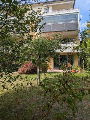 Geschmackvolle 2-Zimmer-Penthouse-Wohnung mit gehobener Innenausstattung mit EBK in Buckenhof