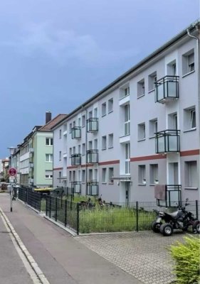 modernisierte 2-Zimmer Wohnung mit Balkon