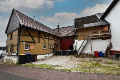 Saniertes Historisches Fachwerkhaus Bauernhaus mit Ausbaureserve Scheune und Nebengebäude