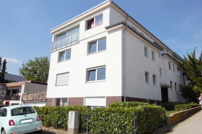 Nähe Uniklinik Bonn-Ippendorf: Sanierte Drei-Zimmer-Mietwohnung mit großem Balkon