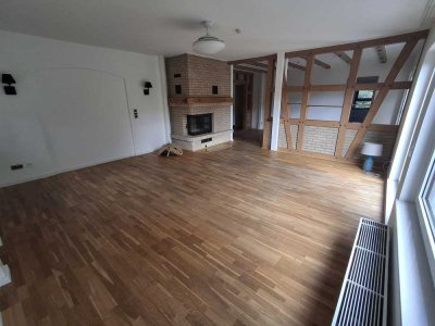 Sonnige EG-Wohnung mit EBK, Wannenbad, Kamin & Garten - von privat an privat