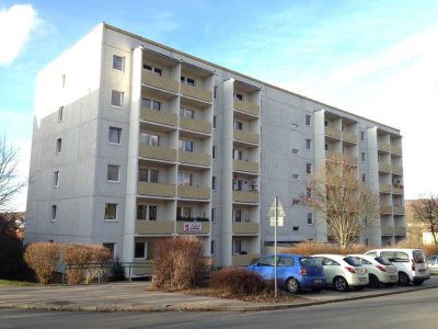 2 Räume, 2 Bäder und 2 Schlafnischen mit 2 Balkonen und mehr