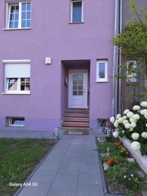 IMMOBILIE DER WOCHE: 8-Zimmer-Reihenendhaus mit gehobener Innenausstattung in Augsburg Pfersee
