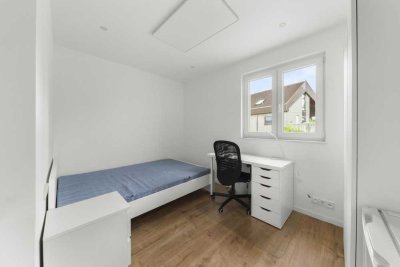 Vollmöbliertes Renoviertes Zimmer in 10-er WG