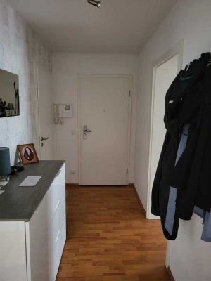 Modernisierte 2-Zimmer-Wohnung mit Balkon und Einbauküche in Wolfsburg