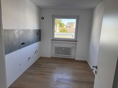 +++ Top sanierte 2 Zi. Whg. mit Balkon, komplett renoviert, Tageslichtbad, u.v. mehr +++