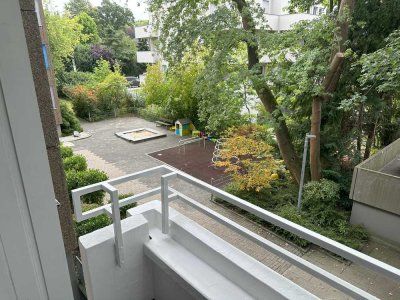 Erstbezug nach Sanierung mit Balkon: Geschmackvolle 3,5-Zimmer-Wohnung mit geh. Innenausstattung