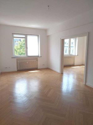 D-Oberkassel: charmante 3-Zi.-Whg. mit Wohnküche und Balkon - Salierstr. 20