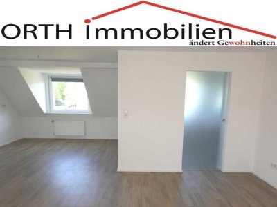Moderne 2 Zimmer DG-Wohnung / 2. OG / Eignet sich für eine Einzelperson!