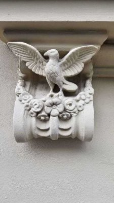 Stilvoll investieren: Denkmalgeschützte Villa mit 4 Einheiten als Kapitalanlage