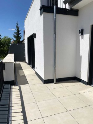 helle, lichtdurchflutete 2-Zimmerwohnung mit großzügigen Terrasse