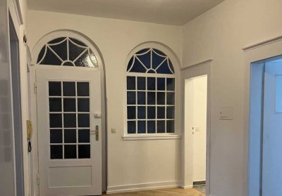 Helle 4-Zimmerwohnung mit neuer EBK in der Heidelberger Weststadt