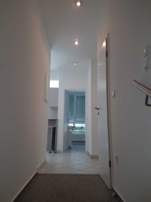 Geschmackvolle 2-Raum Wohnung, über 2-Etagen, 82-qm, mit EBK und 2Terrassen in S-Bahn Nähe