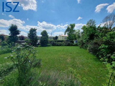 Haus quasi geschenkt! Großfamilien-Doppelhaushälfte mit 6 Zimmern auf weitläufigem Grundstück
